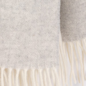 Alternative view of Kašmiir & Meriino Pleed Helehall